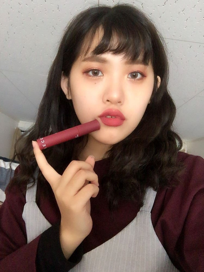 5 thỏi son kem lì giá chỉ khoảng 300.000 VNĐ được con gái Hàn tìm mua nhiều nhất vào mùa lạnh này