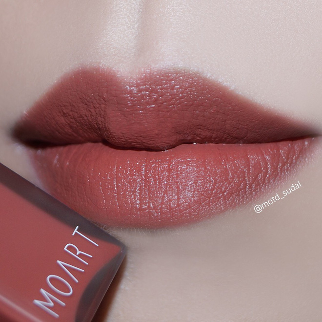 5 thỏi son kem lì giá chỉ khoảng 300.000 VNĐ được con gái Hàn tìm mua nhiều nhất vào mùa lạnh này