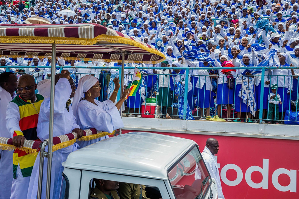 Mugabe bị tướng quân đội bủa vây trong những ngày quản thúc