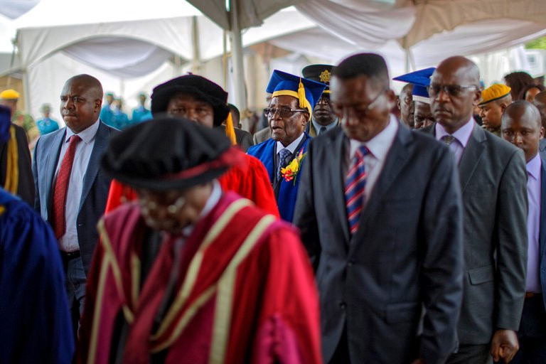 Mugabe bị tướng quân đội bủa vây trong những ngày quản thúc