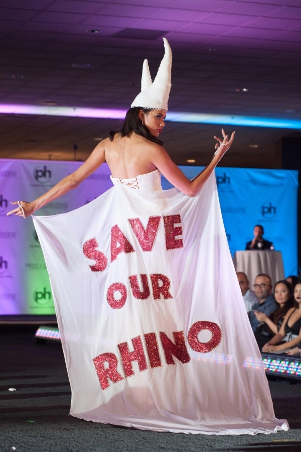 Trang phục dân tộc táo bạo của dàn thí sinh Miss Universe