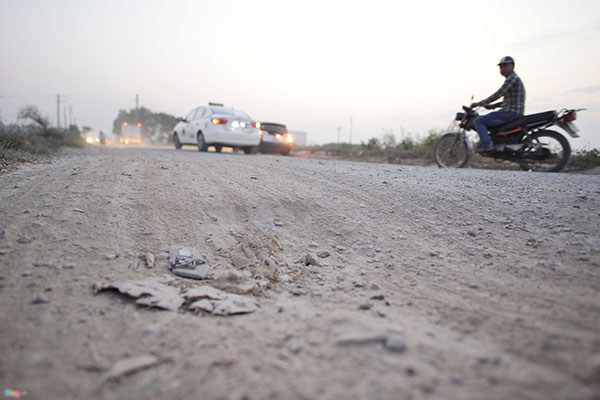 Tỉnh lộ bị băm nát vì tài xế né trạm BOT Thăng Long - Nội Bài