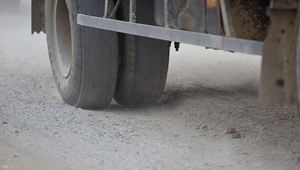 Tỉnh lộ bị băm nát vì tài xế né trạm BOT Thăng Long - Nội Bài