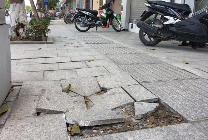 Đồng loạt lát vỉa hè bằng đá tự nhiên: Vội vã?