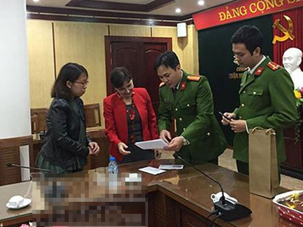 Đang ăn chơi ở nhà nghỉ, nhóm siêu trộm bị cảnh sát ập vào tóm gọn