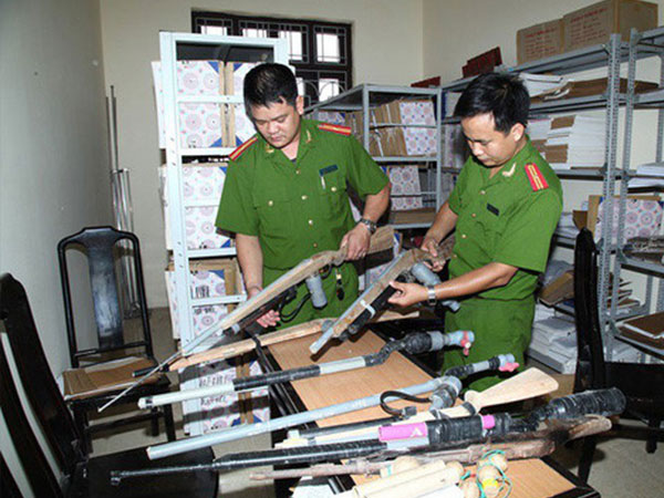 Báo động tình trạng mua bán vũ khí trên mạng