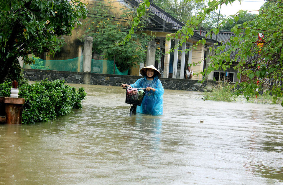 Người dân Quảng Nam lại tất bật chạy lũ