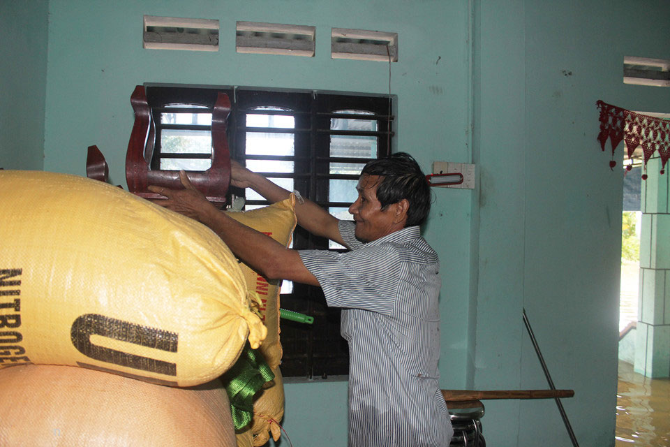 Người dân Quảng Nam lại tất bật chạy lũ