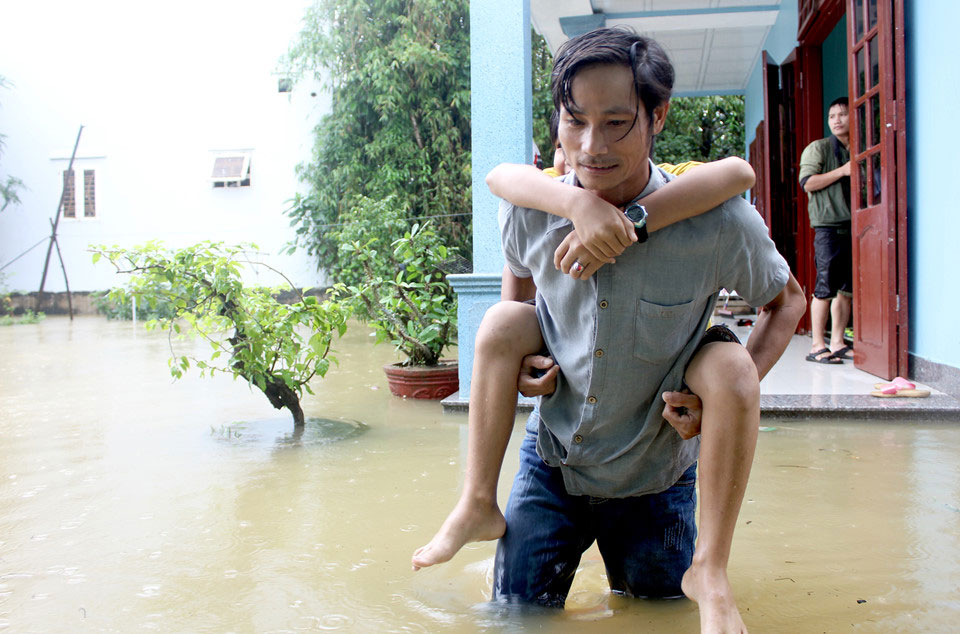 Người dân Quảng Nam lại tất bật chạy lũ