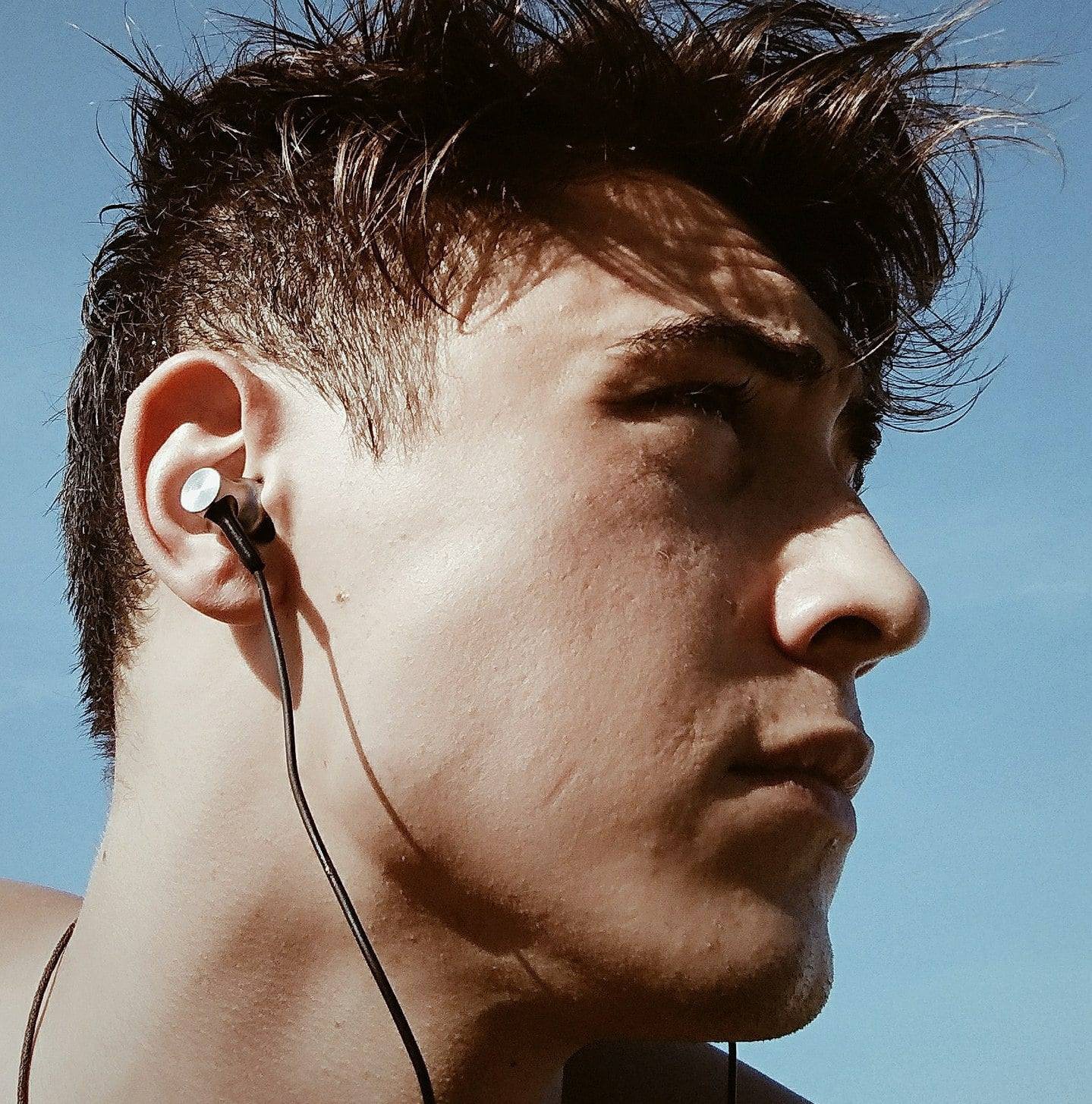 Chú rể Tây soái ca bị tố bắt cá hai tay ở Nha Trang: Tôi chỉ làm mẫu cho bộ ảnh, không hề yêu cô ấy!