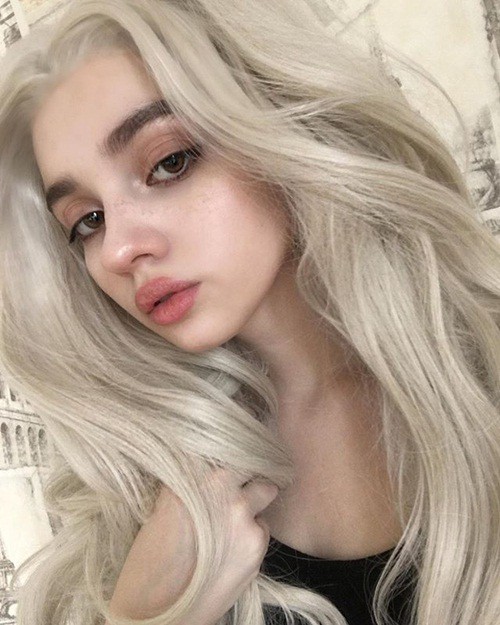 Mới 14 tuổi, cô bé người Nga đã khiến dân mạng dậy sóng vì đẹp xuất sắc