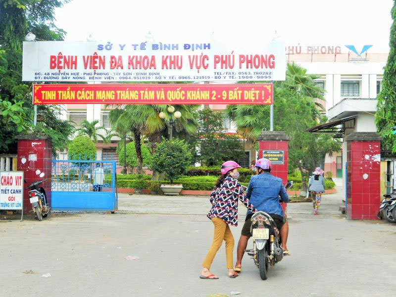 Bình Định: Bị tố tuyển hàng loạt người nhà, Giám đốc bệnh viện nói gì?