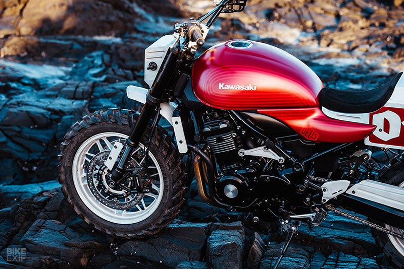 Kawasaki Z900RS Stone Tracker phong cách chúa tể bóng đêm