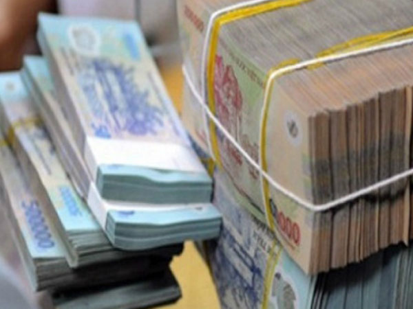 Lãi suất tiền gửi tăng giảm trái chiều