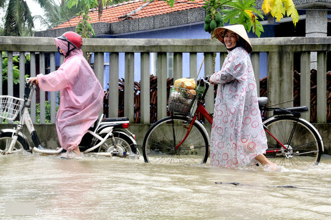 Lũ trên các sông từ Quảng Bình đến Bình Định tiếp tục dâng cao