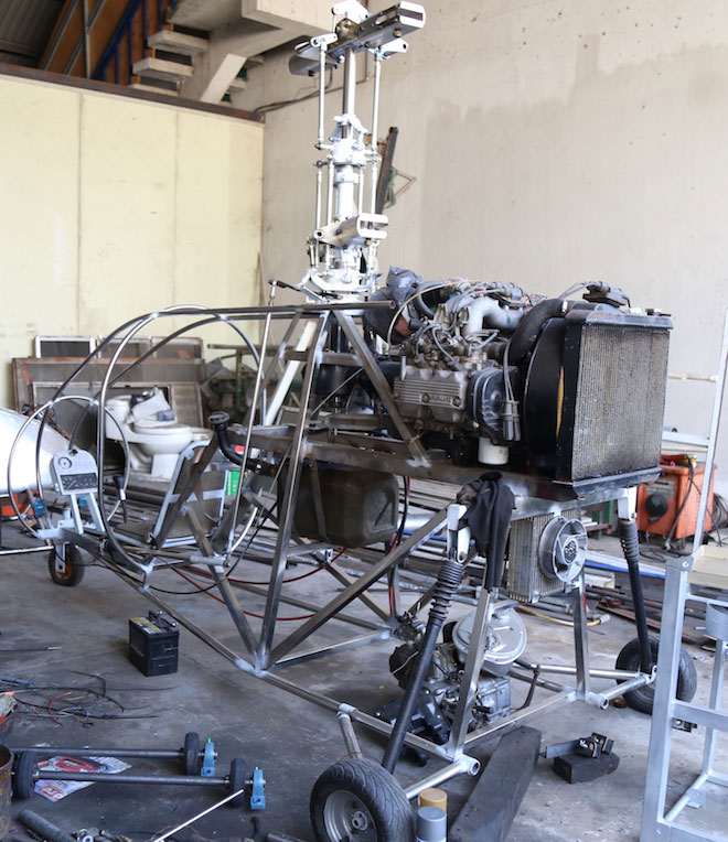 Cận cảnh chiếc máy bay tự chế Bùi Hiển sắp ra sân bay