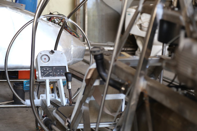 Cận cảnh chiếc máy bay tự chế Bùi Hiển sắp ra sân bay