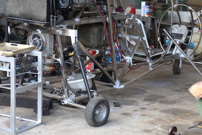 Cận cảnh chiếc máy bay tự chế Bùi Hiển sắp ra sân bay