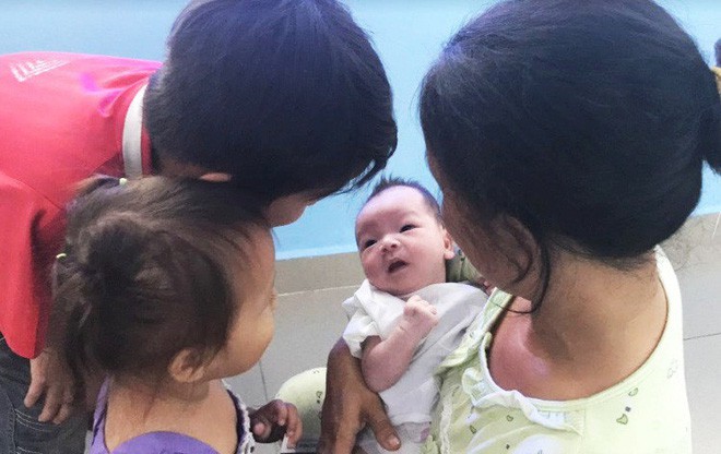 Sản phụ Cà Mau bất ngờ trở lại đón con trai tại bệnh biện: Mất tích vì lo kiếm tiền nuôi con