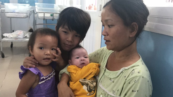 Sản phụ Cà Mau bất ngờ trở lại đón con trai tại bệnh biện: Mất tích vì lo kiếm tiền nuôi con