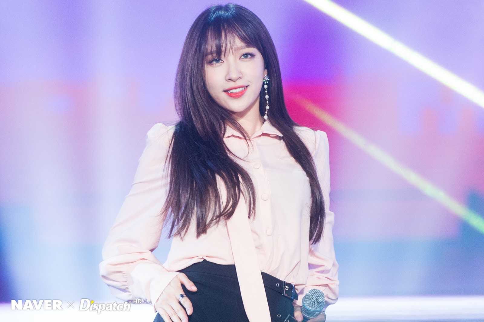 Cười rạng rỡ mọi lúc mọi nơi, nhưng những sao Hàn này đã từng khóc thầm vì bị bắt nạt thậm tệ