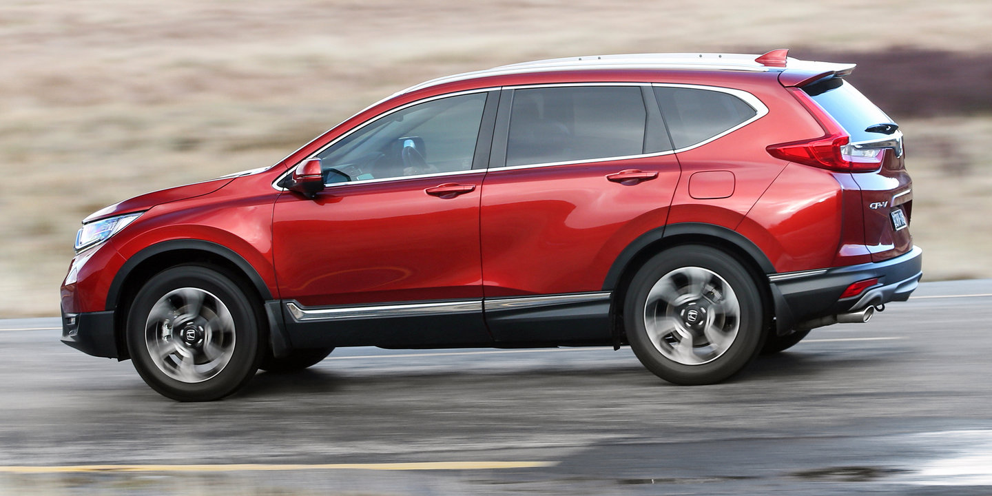 Ô tô SUV 7 chỗ ồ ạt ra mẫu mới: Vỡ mộng giảm giá 2018