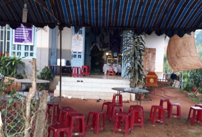 Mẹ con sản phụ tử vong khi sinh do thuyên tắc ối