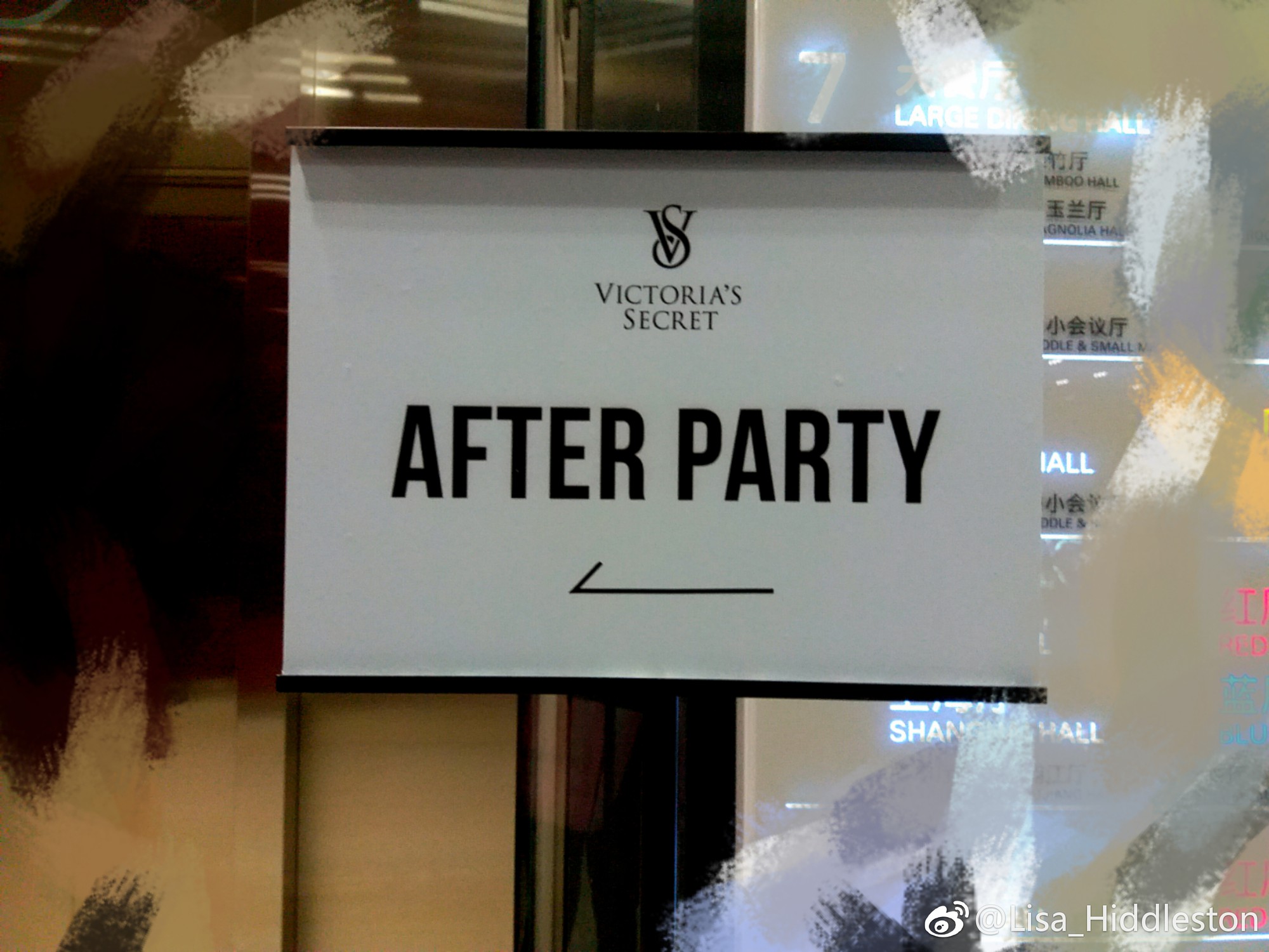 Tiệc After Party của Victorias Secret bất ngờ bị cảnh sát ập vào yêu cầu dừng lại vì quá ồn Tiệc After Party của Victorias Secret bất ngờ bị cảnh sát ập vào yêu cầu dừng lại vì quá ồn
