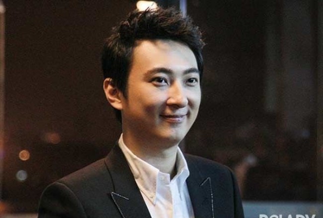 Thiếu gia giàu nhất Trung Quốc phải ngậm ngùi đứng xem Victorias Secret Fashion Show 2017