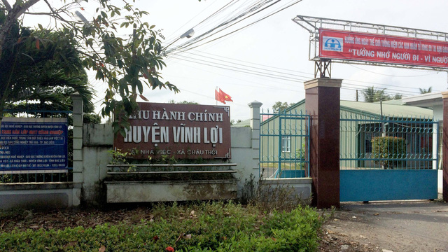 Phó văn phòng nằm bất động trong phòng phó bí thư huyện ủy