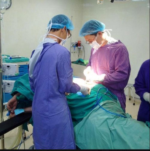 Vụ hai nhóm nổ súng hỗn chiến khiến cô gái thủng đại tràng tại Hà Nội: Công an triệu tập một số đối tượng