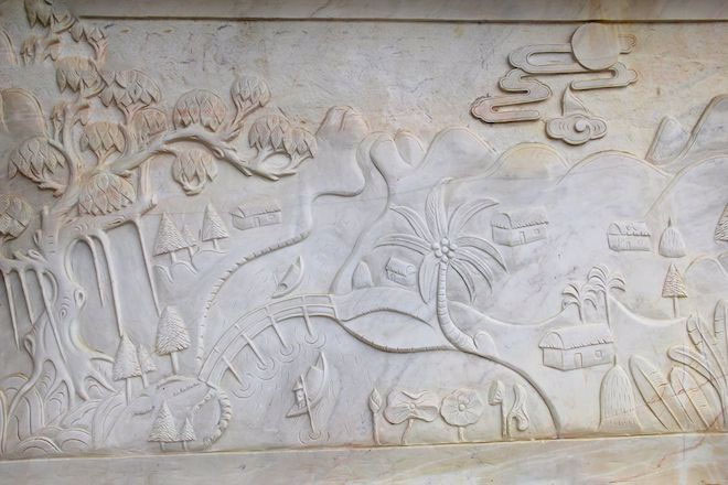 Cận cảnh cổng làng hơn 4 tỷ đồng làm từ gỗ quý ở Nghệ An