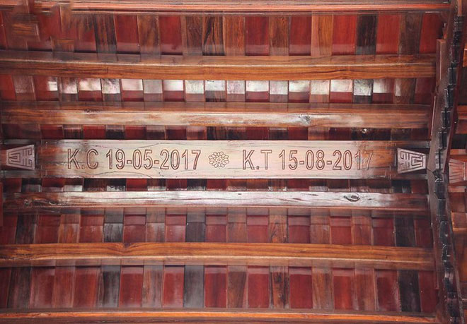 Cận cảnh cổng làng hơn 4 tỷ đồng làm từ gỗ quý ở Nghệ An