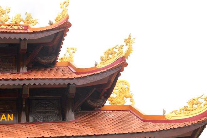 Cận cảnh cổng làng hơn 4 tỷ đồng làm từ gỗ quý ở Nghệ An