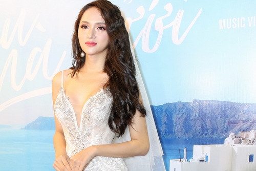 Hương Giang Idol: Tôi hát live hay hơn Chi Pu