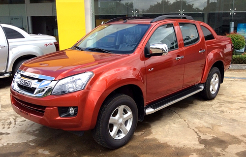 Xe bán tải Isuzu D-Max xả hàng ở Hà Nội, giá còn 485 triệu