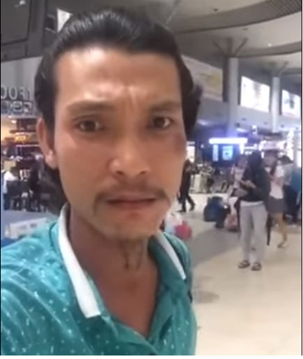 Mua vé máy bay hãng Jetstar nhưng không được bay, nam hành khách livestream tại sân bay đòi xin lỗi