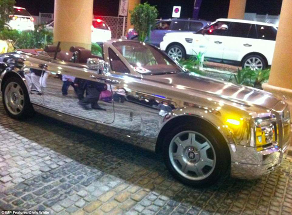 Cách khoe của của hội con nhà giàu ở nước nghèo Zimbabwe