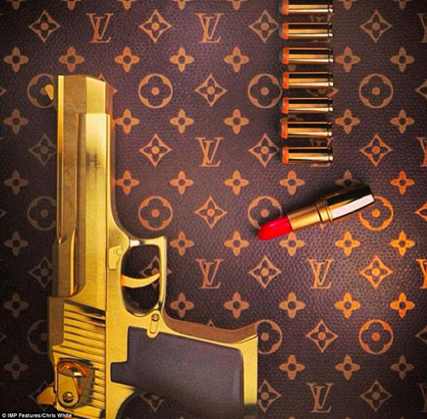 Cách khoe của của hội con nhà giàu ở nước nghèo Zimbabwe