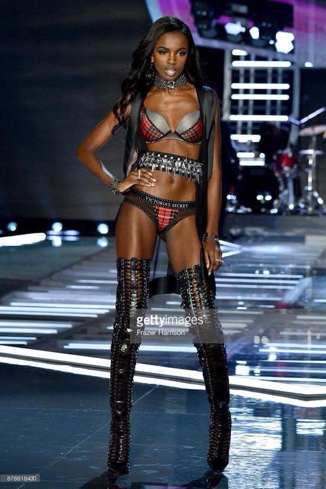 NTK Lê Thanh Hòa: Chân dài sexy bậc nhất Victorias Secret vừa nhìn bản vẽ là thích ngay!