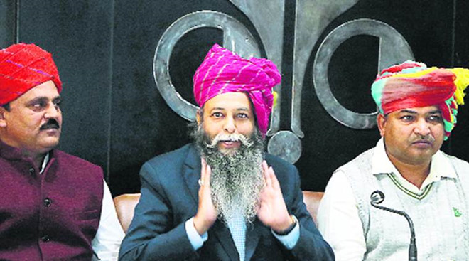 Chính trị gia Ấn Độ đòi lấy đầu minh tinh hạng A với giá 1,5 triệu USD