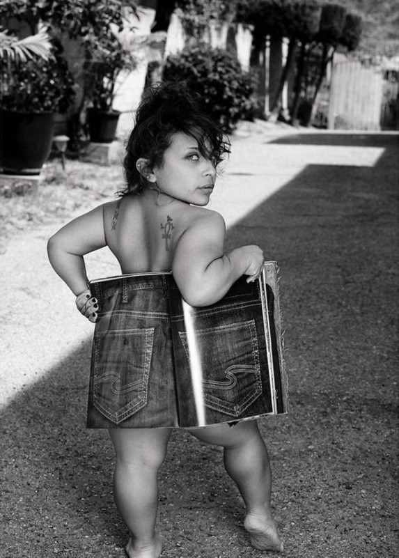 Người mẫu cao 1 mét phá vỡ mọi chuẩn mực của làng thời trang thế giới