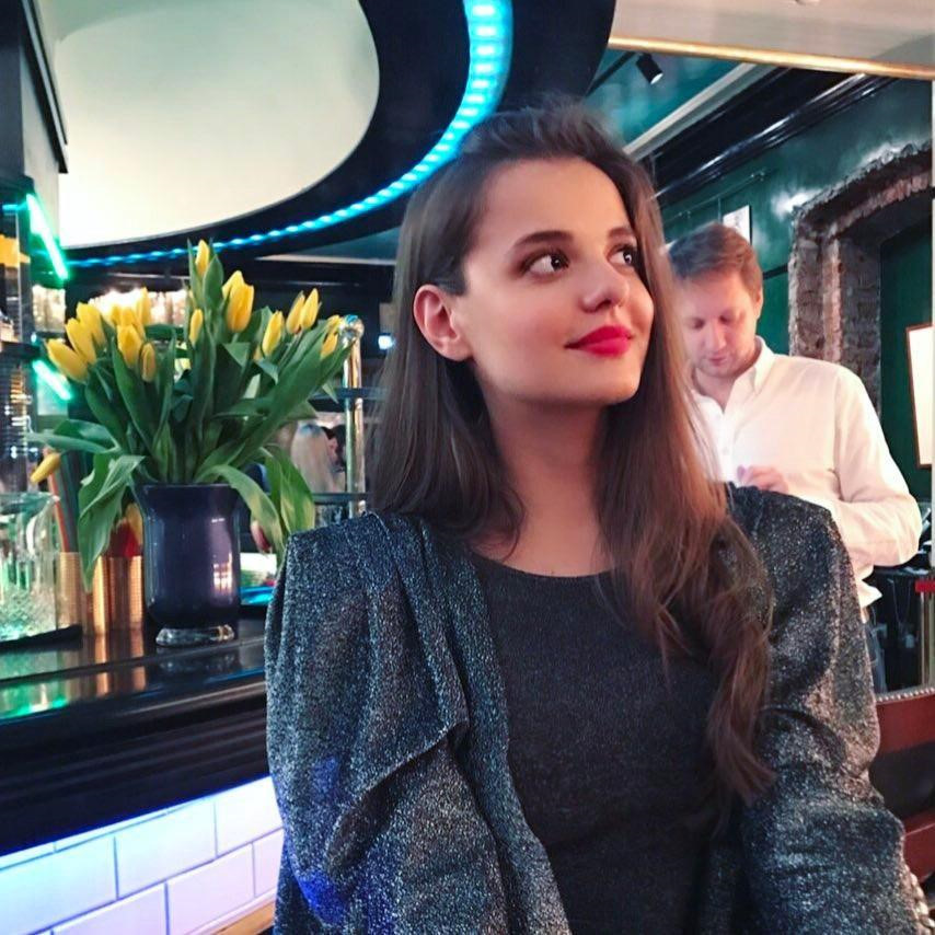 Nhan sắc xinh đẹp của phát ngôn viên 9X ở Bộ Quốc phòng Nga