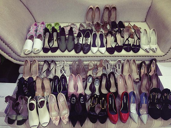 Phạm Hương khoe tủ giày hiệu gần 100 đôi chẳng kém cạnh bất cứ mỹ nhân showbiz nào!