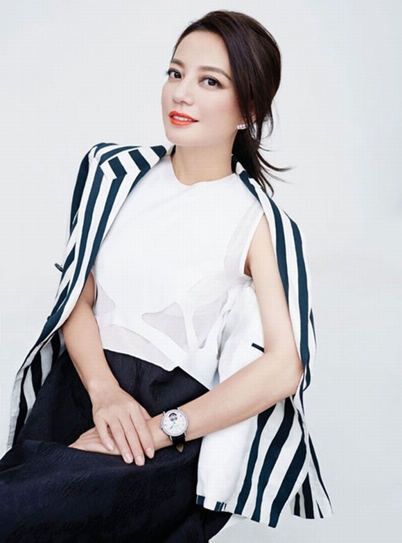 Ba sao nữ Triệu Vy hận suốt đời, có người suýt hủy hoại hoàn toàn sự nghiệp Én nhỏ