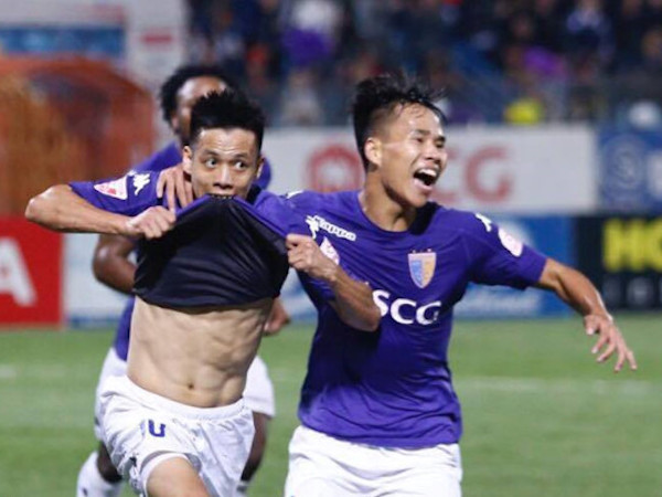 VPF thuê trọng tài 9X bắt trận cầu đinh vòng 26 V.League