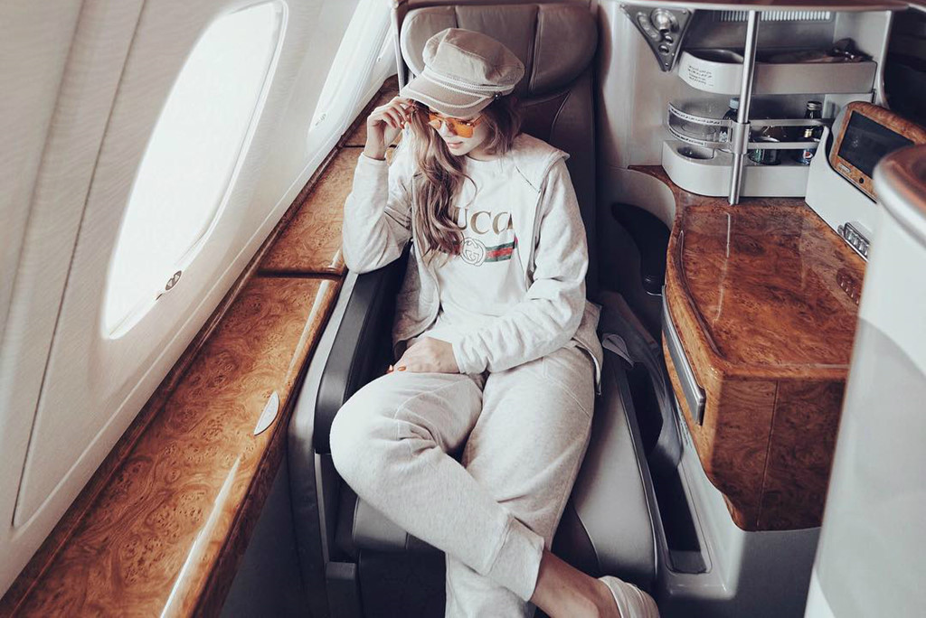 Cuộc sống sang chảnh của tiểu thư 9X trong hội con nhà giàu Singapore