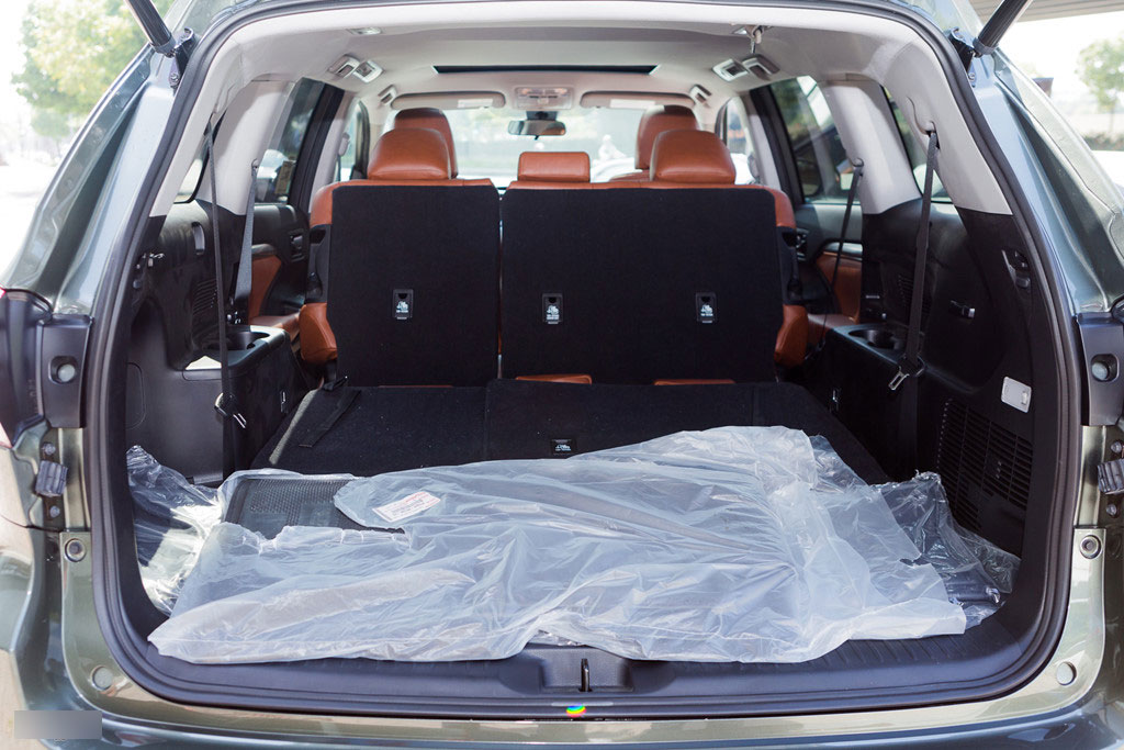 Toyota Highlander lên nhiều phụ kiện giá hơn 3 tỷ tại Việt Nam