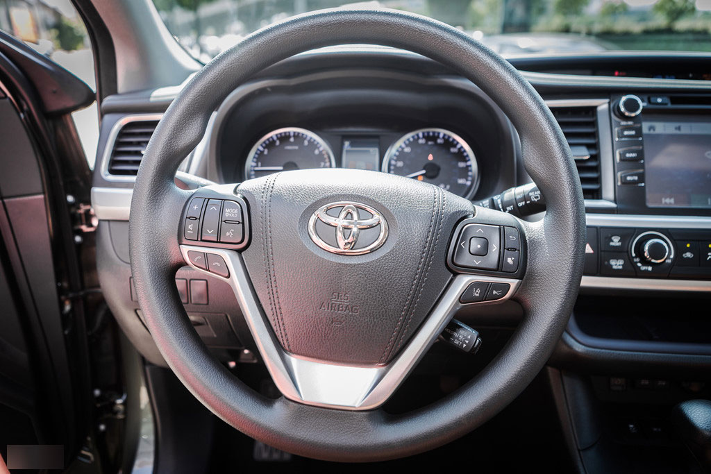 Toyota Highlander lên nhiều phụ kiện giá hơn 3 tỷ tại Việt Nam