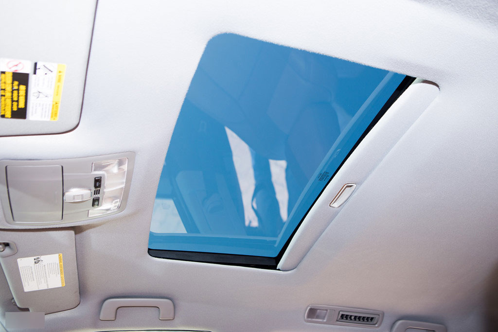 Toyota Highlander lên nhiều phụ kiện giá hơn 3 tỷ tại Việt Nam